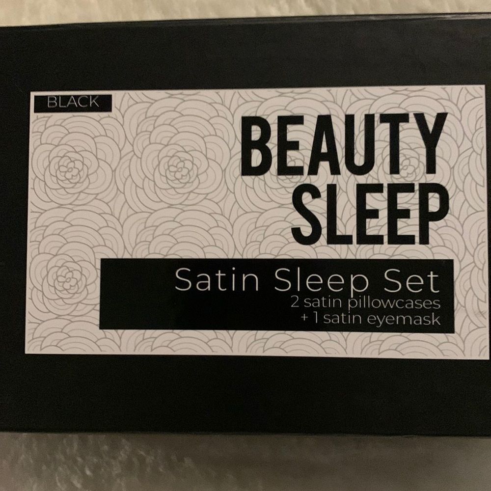 A 3-Piece Satiny Sleep Set by Beauty Sleep. Good Sleep = Good Day 😊